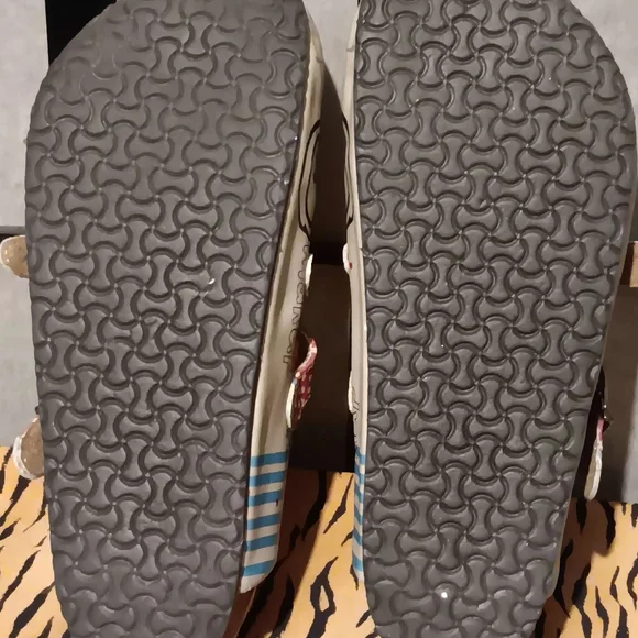 Goby Clogs - Picture 9 of 11